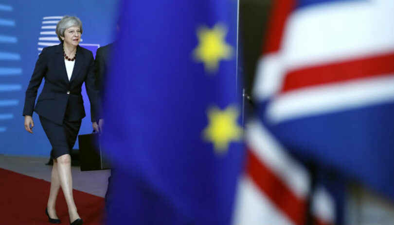 Brexit: Theresa May presenta acuerdo con Bruselas a un gobierno británico dividido