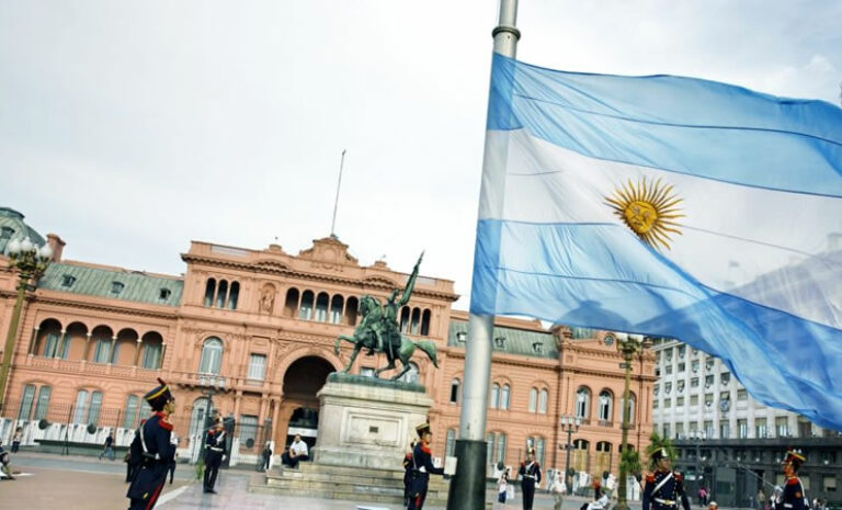 Argentina entró oficialmente en recesión: el PBI cayó 3,5%