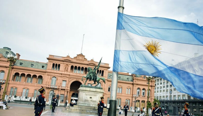 Argentina entró oficialmente en recesión: el PBI cayó 3,5%