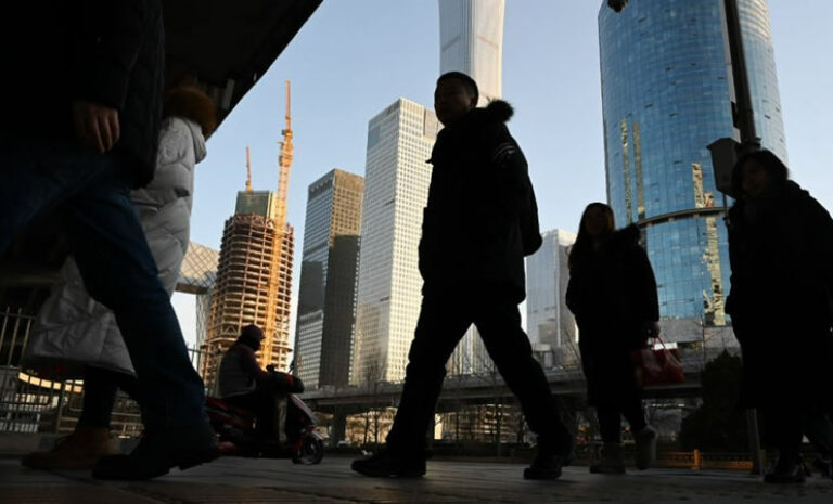 China reduce previsión de crecimiento 2019 y anuncia estímulos fiscales
