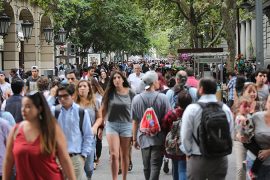 El 50% de los trabajadores en Chile percibe un sueldo que no supera los $450.000