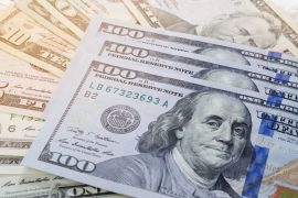 Cotización del dólar alcanza los 724 pesos