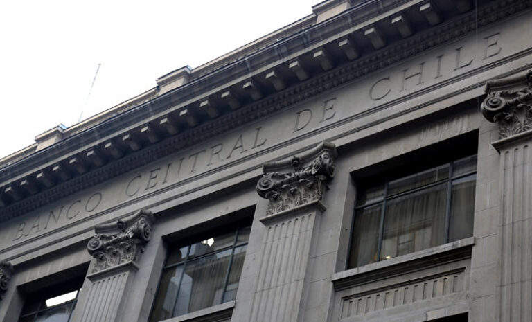 IPoM: Banco Central rebaja proyección de crecimiento a un 2,75%