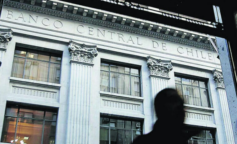 Imacec de octubre cae un 3,4% alcanzando su peor registro desde 2009