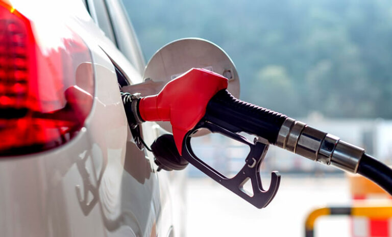 Combustibles anotarán una baja de $6 a partir de este jueves