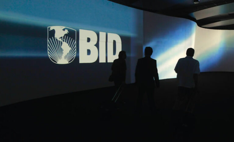 Banco Interamericano de Desarrollo aprobó crédito a Chile por US$300 millones