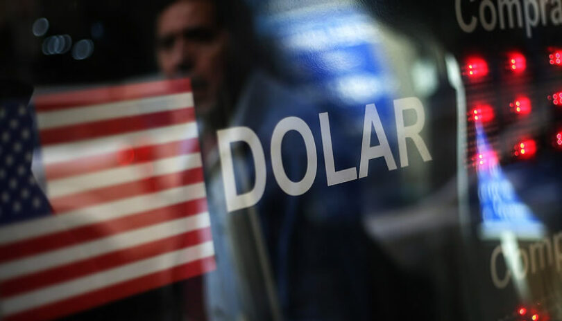 Dólar cierra al alza y a nivel nacional la actividad económica depende de las etapas del Plan Paso a Paso