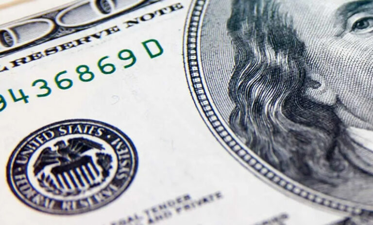 Dólar se cotiza al alza en los primeros días de marzo, ante la caída del precio del cobre