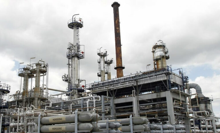 Precio del petróleo alcanza máximo histórico impulsado por la demanda a nivel mundial