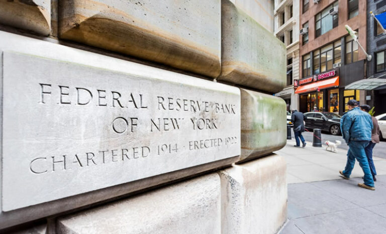 La Reserva Federal de EE.UU. prevé más crecimiento, inflación transitoria y subida de tasas para 2023