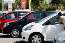 Precios de autos usados continúan al alza y dos camionetas destacan entre las más cotizadas