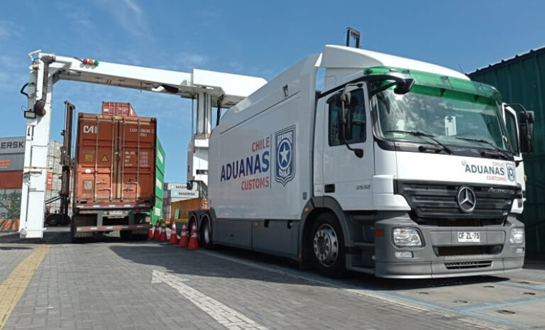 Importaciones desde China aumentaron un 99,3% en agosto, destacan tecnología y vehículos