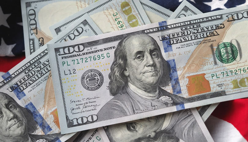 Dólar inicia la jornada al alza y supera los $800 en el mercado local