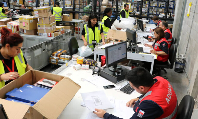 Aduanas amplía monto a $41 dólares para compras internacionales sin pagar impuestos