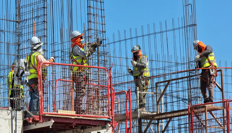 CChC prevé que la inversión en construcción caerá 5,9% en 2023