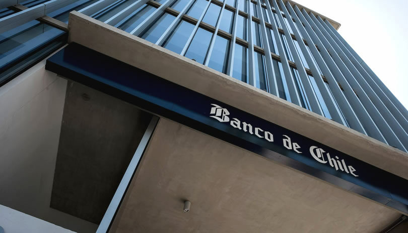 Bancos acumulan ganancias por $502 mil millones durante abril, cayendo un 26,75% en 12 meses