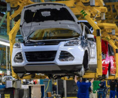 Ford inaugura su primera planta de fabricación de autos eléctricos en Europa