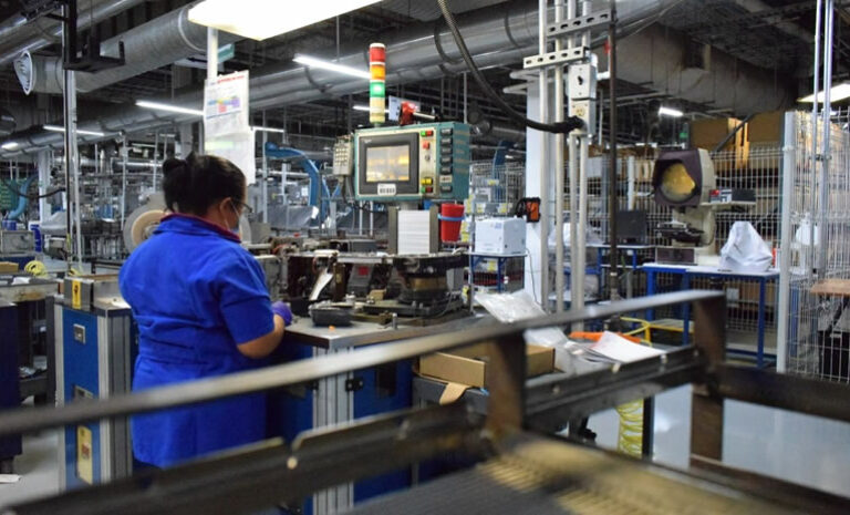 Producción industrial en Chile creció un 0,3% en agosto, tras seis meses consecutivos de caídas