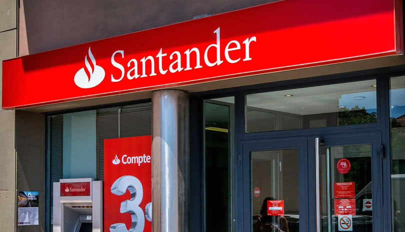 Banco Santander anuncia plan de inversión en Chile por US$800 millones a 2026