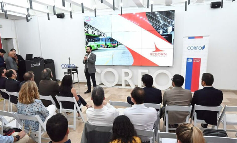 Anglo American, Colbún, Reborn y Corfo desarrollarán el primer bus a hidrógeno verde fabricado en Chile