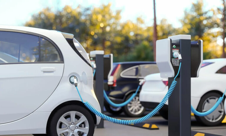Los 3 vehículos eléctricos más económicos que llegarán al mercado este 2024