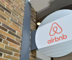 Airbnb aumenta en 152% sus utilidades en 2023 y destaca su crecimiento en América Latina