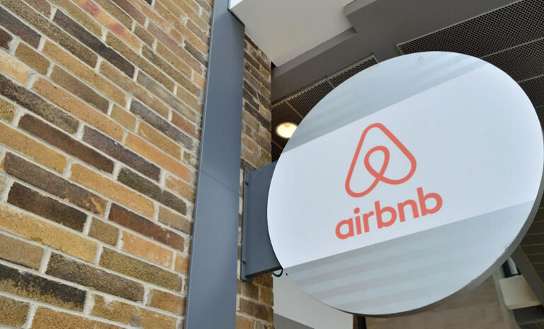 Airbnb aumenta en 152% sus utilidades en 2023 y destaca su crecimiento en América Latina