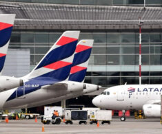 Latam Airlines concreta acuerdo por US$2.100 millones con Embraer para adquirir 74 aviones