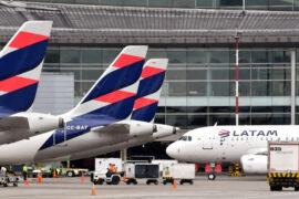 Latam Airlines concreta acuerdo por US$2.100 millones con Embraer para adquirir 74 aviones