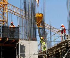 Aprobación de proyectos inmobiliarios supera los 2.000 días en algunas comunas de la RM