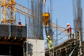 Aprobación de proyectos inmobiliarios supera los 2.000 días en algunas comunas de la RM