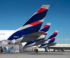 Acciones de Latam Airlines caen 4,88% tras elecciones en Brasil