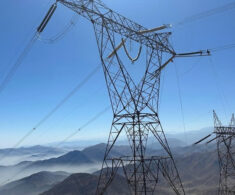 Chile y Perú evalúan interconexión eléctrica con inversión estimada de US$550 millones