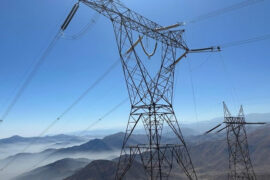 Chile y Perú evalúan interconexión eléctrica con inversión estimada de US$550 millones