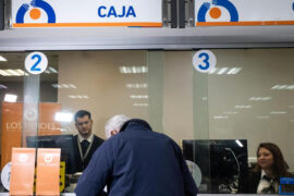 Cajas de compensación mantienen más de $1.300 millones sin cobrar: consulta con tu RUT