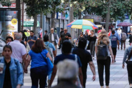 Desempleo alcanza 9,8% en Chile y registra su mayor nivel desde 2021