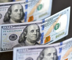 Dólar retrocede en Chile y se aleja de los $1.000 ante recuperación del cobre