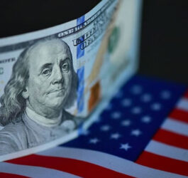 Dólar se mantiene sobre $995 en Chile pese a la caída del petróleo