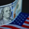 Dólar se mantiene sobre $995 en Chile pese a la caída del petróleo