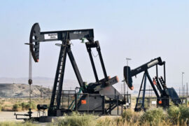 Petróleo Brent supera los US$111 por barril y alcanza máximo desde mayo