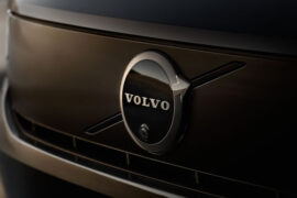Acciones de Volvo Cars caen 27% tras reportar fuertes pérdidas trimestrales